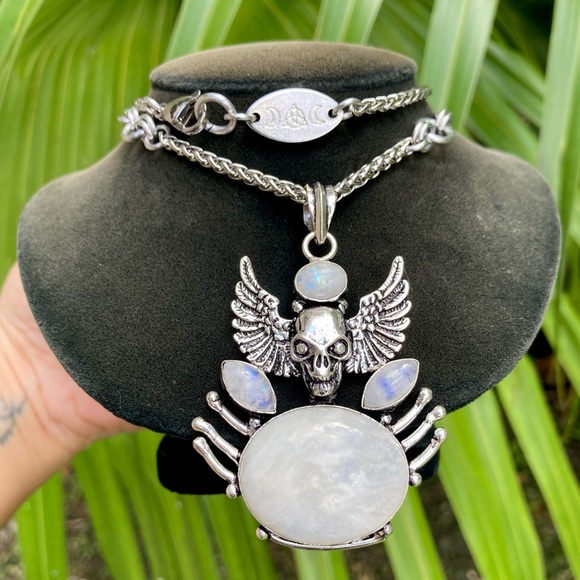 Genuine natural Moonstone gemstones  skull design with wings boho goth necklace - Picture 12 of 15